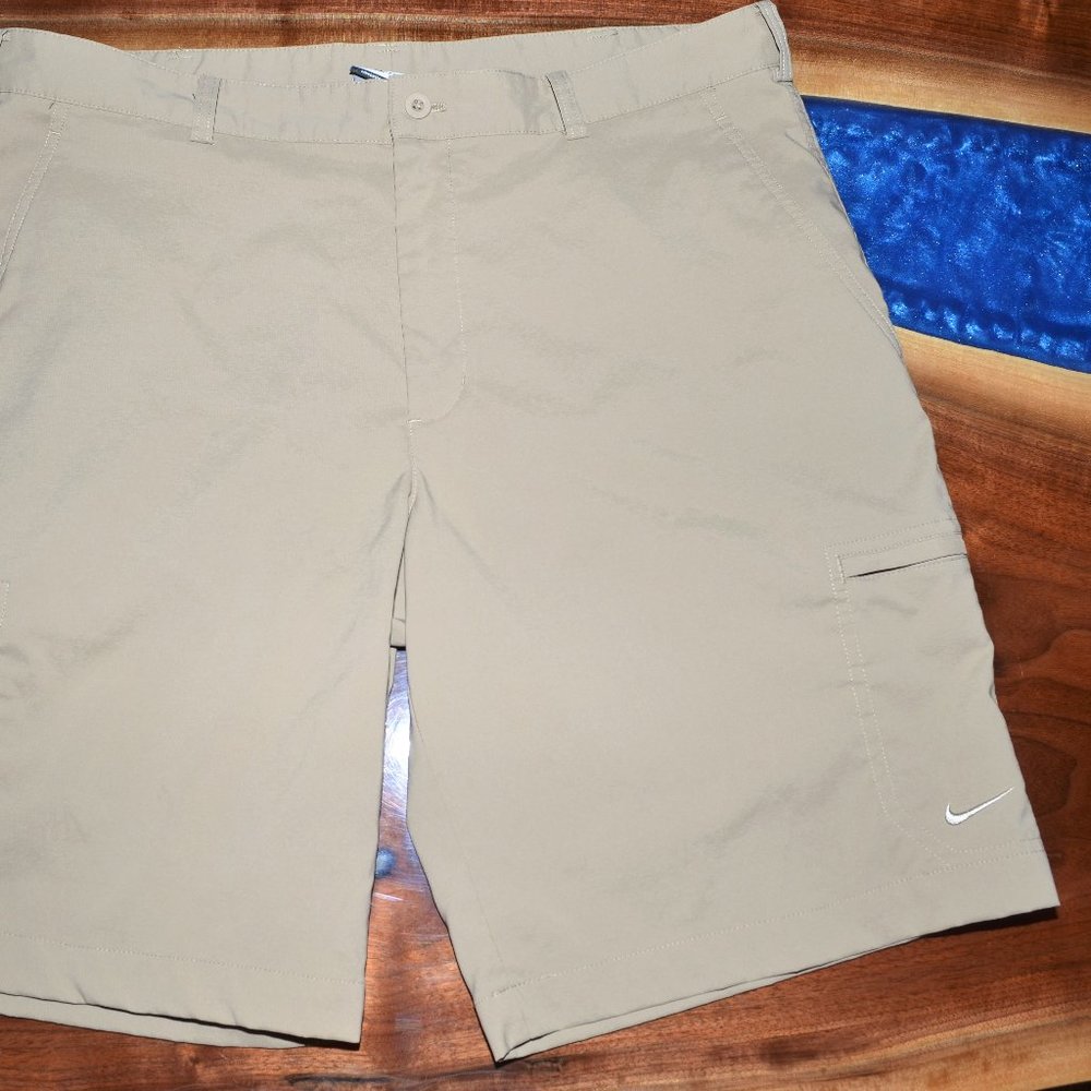 Nike Hybrid Golf Casual shorts Dri Fit 6 pocket 36